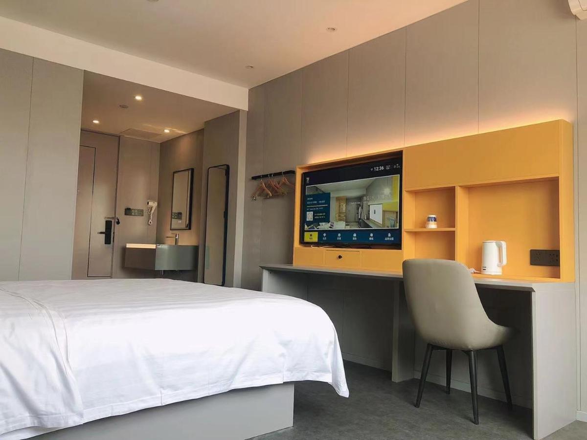 7Days Inn Shanghai Yichuan Road Exterior photo