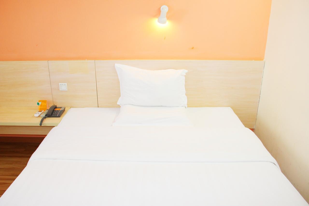7Days Inn Shanghai Yichuan Road Exterior photo